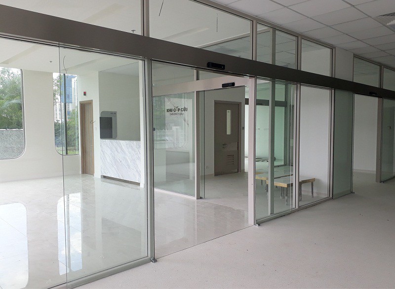 Hình ảnh hoàn thiện cửa tự động BỆNH VIỆN XUYÊN Á - VĨNH LONG
